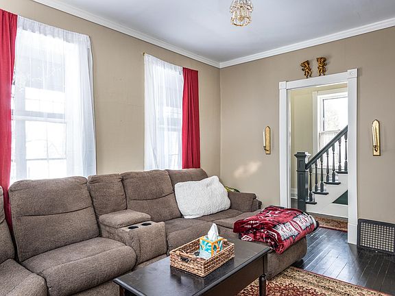 5th image of 2030 Jackson St