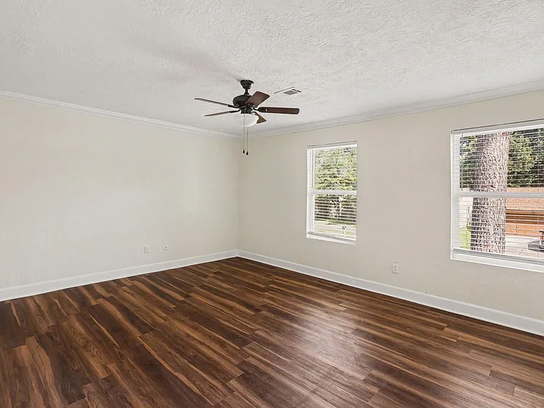 2430 Summer Spring Dr — Photo 12