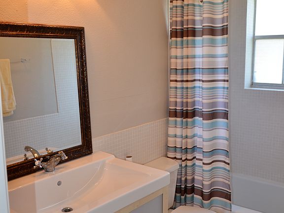 2nd image of 3820 Fairfield Ave #2
