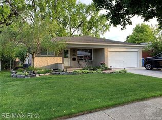 4240 Dunn Dr, Warren, MI 48092