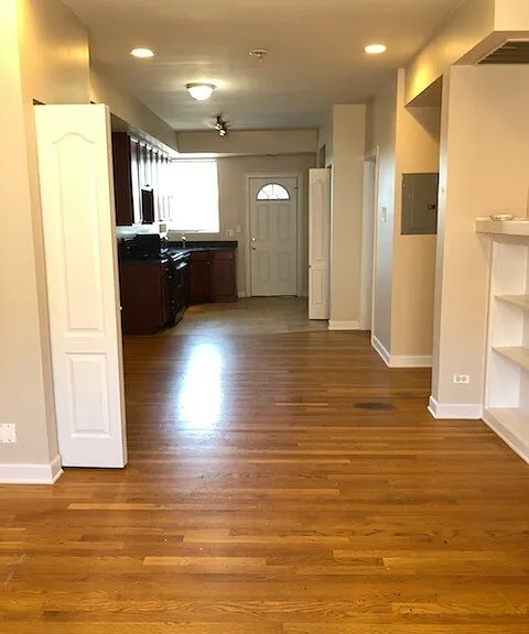 7462 N Greenview Ave #1 — Photo 3