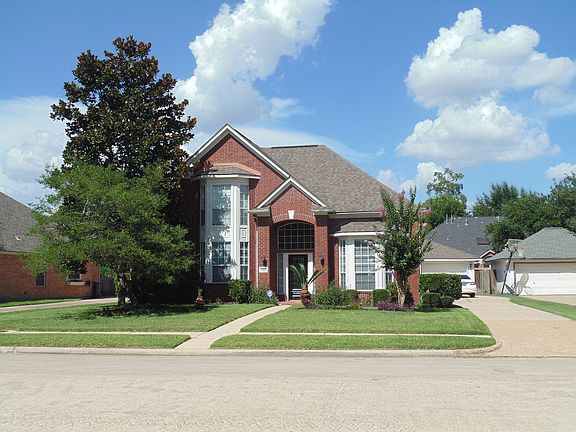 2nd image of 15922 Birchview Dr