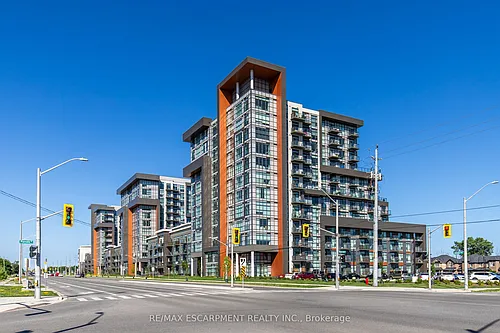 450 Dundas St E Photo 1