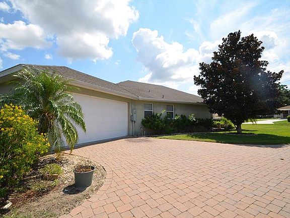 4th image of 110 Woodland Dr W
