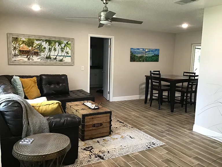 833 Berkshire Dr — Photo 6