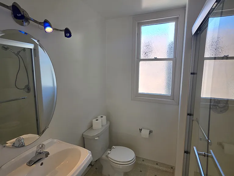 844 Baker St #6 — Photo 4