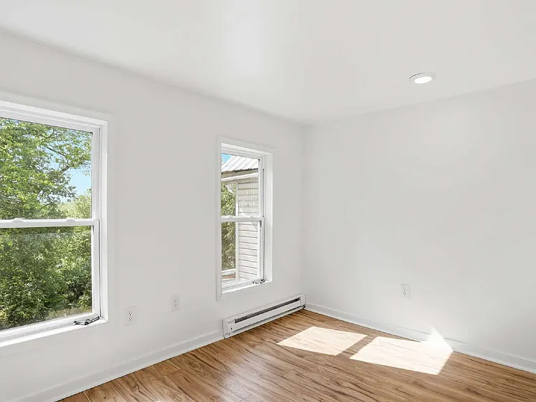 316 N High St — Photo 21