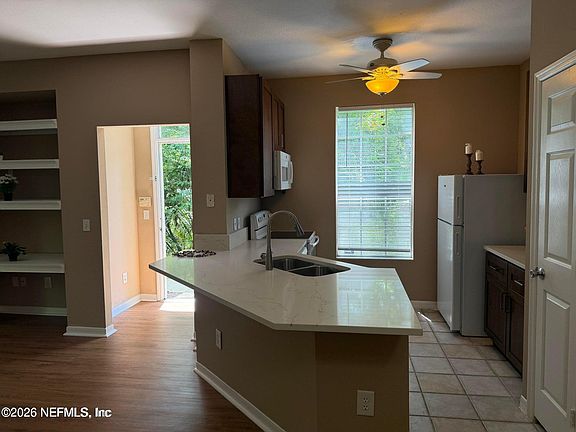 5th image of 13703 RICHMOND PARK Drive N #2304