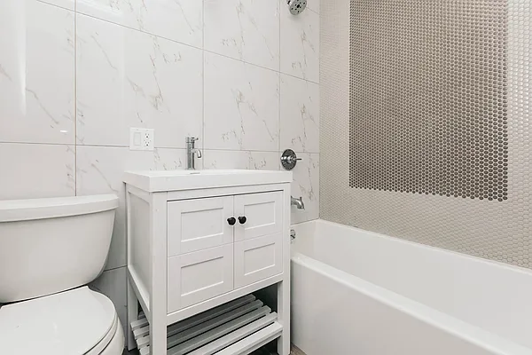 Rented by Nooklyn NYC LLC | media 29