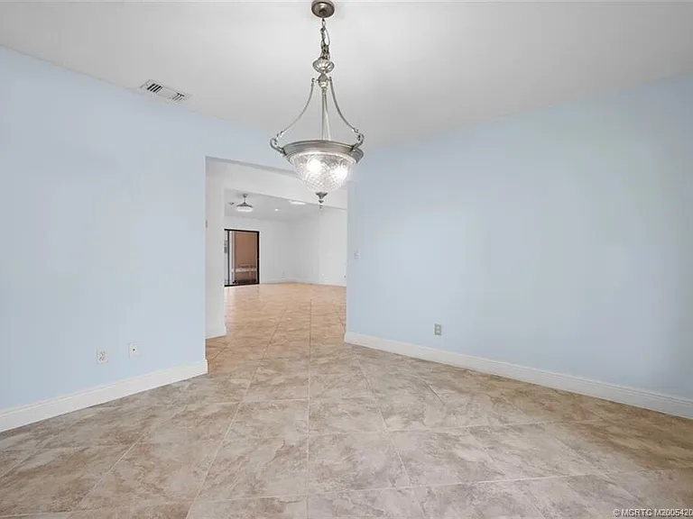 3074 NE Loquat Ln — Photo 12