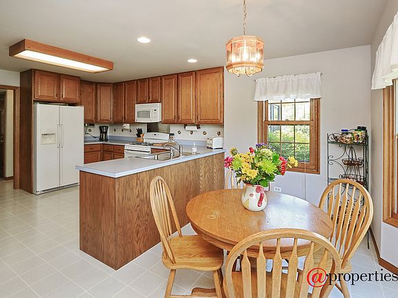 Kitchen / Breakfast Room