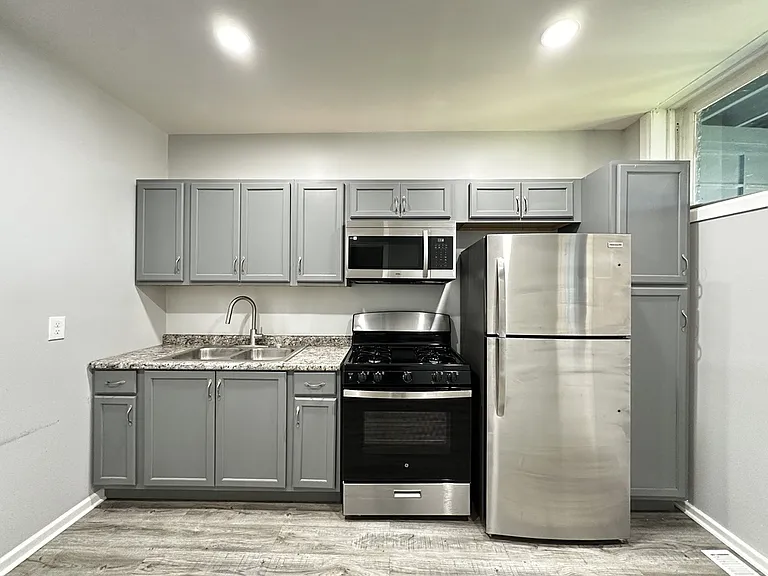 3408 W Carroll Ave #2 — Photo 3