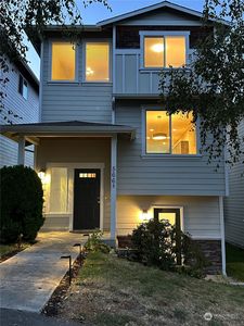 566 E Marine View Drive #B, Everett, WA, 98201