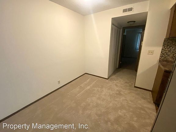 4th image of 341 S 27th St APT 9