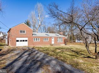 5 McCauley Ln, Round Hill, VA 20141