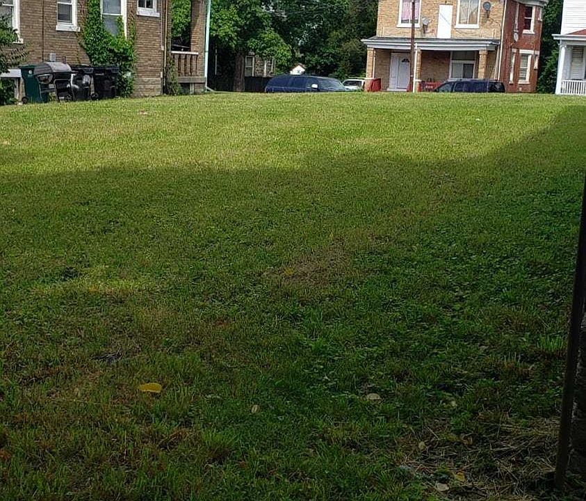 2nd image of 1223 Ross Ave