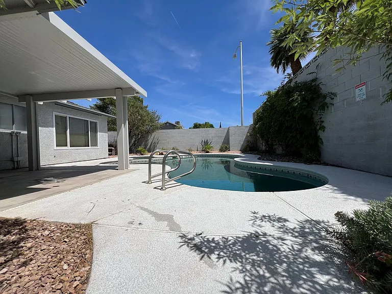 6247 Katella Ave — Photo 27