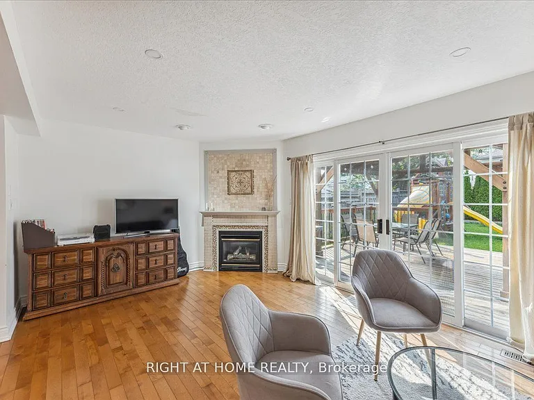 223 Grey Fox Dr — Photo 7