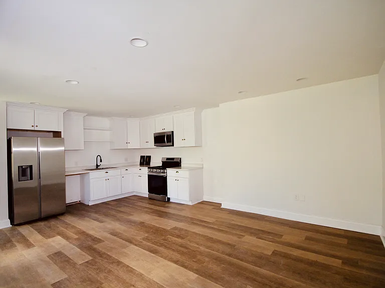 25 N Chester St — Photo 32