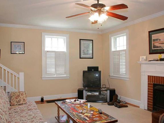 Living Room w/Fire Place