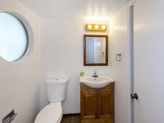 5th image of 8 Seacliff Dr Unit 8