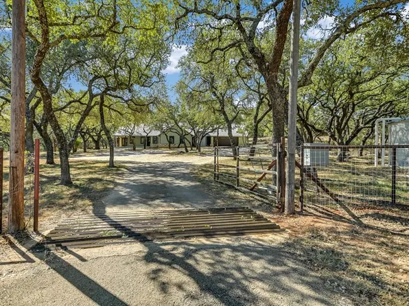 878 W Ranch Rd #2766, Johnson City, TX 78636