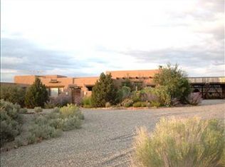 5 Vista Del Ocaso Rd, Ranchos De Taos, NM 87557