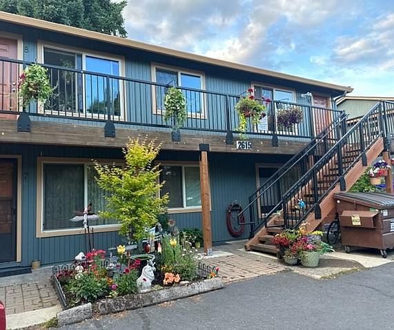 Hazelwood Manor, located at 2615 SE Division. Apartment #5 is a ground floor unit. It is not an accessible apartment.