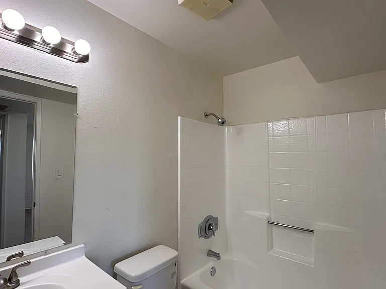 115 N West St #200 — Photo 11