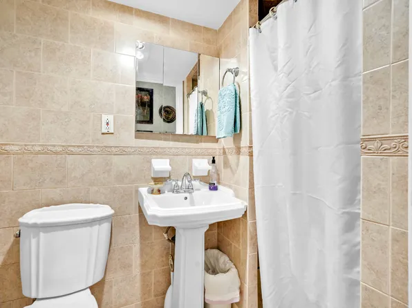 1623 George Street image 13 of 25