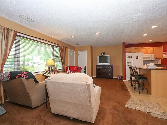 4th image of 3235 McGill Ln