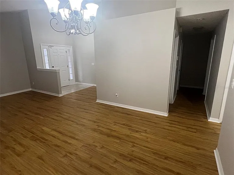 1063 Bluegrass Dr — Photo 3