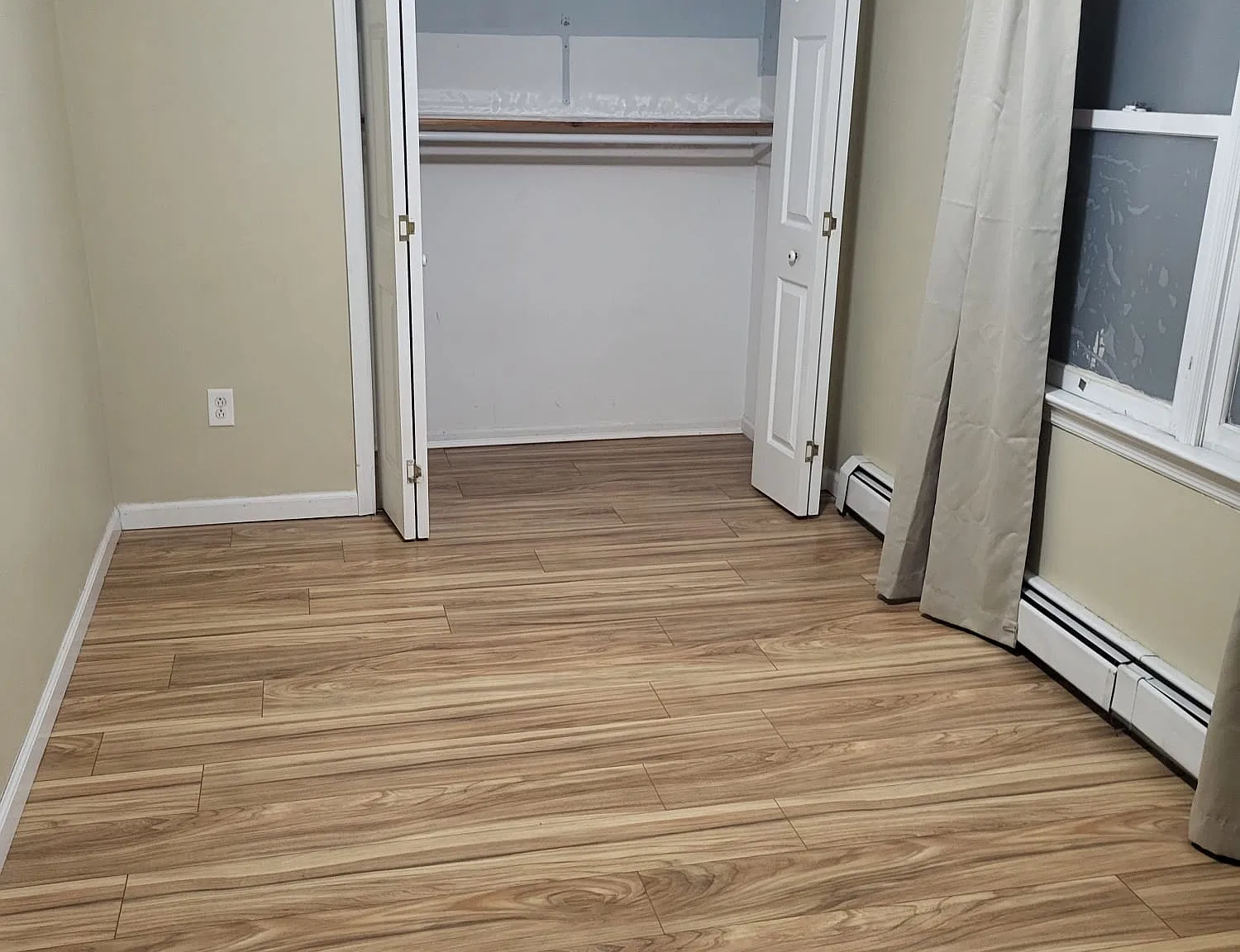 2 bed, 1.5 bath, 1300 sqft, $2,600 — Photo 4