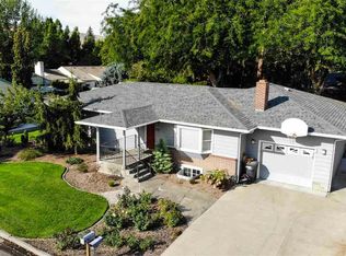 955 Parkside Dr, Prosser, WA 99350