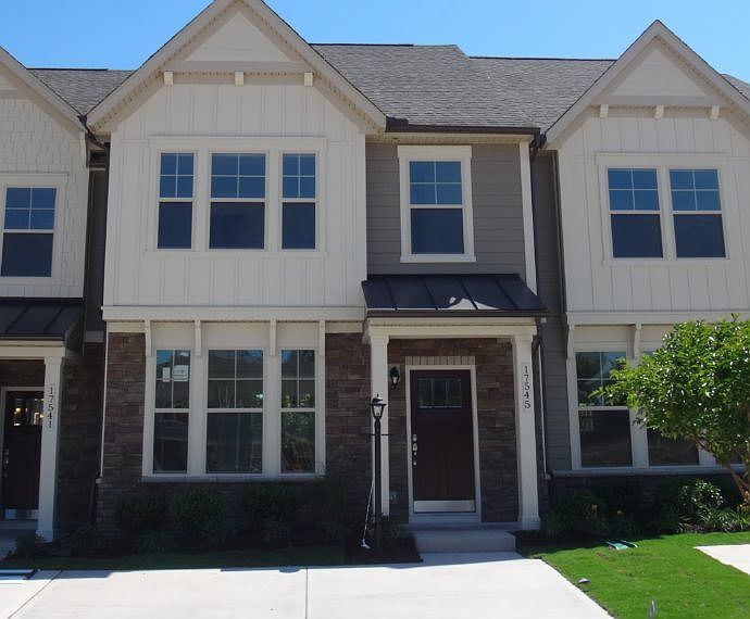 Photo is from the builders library shown as an example. Finishes and options may vary.