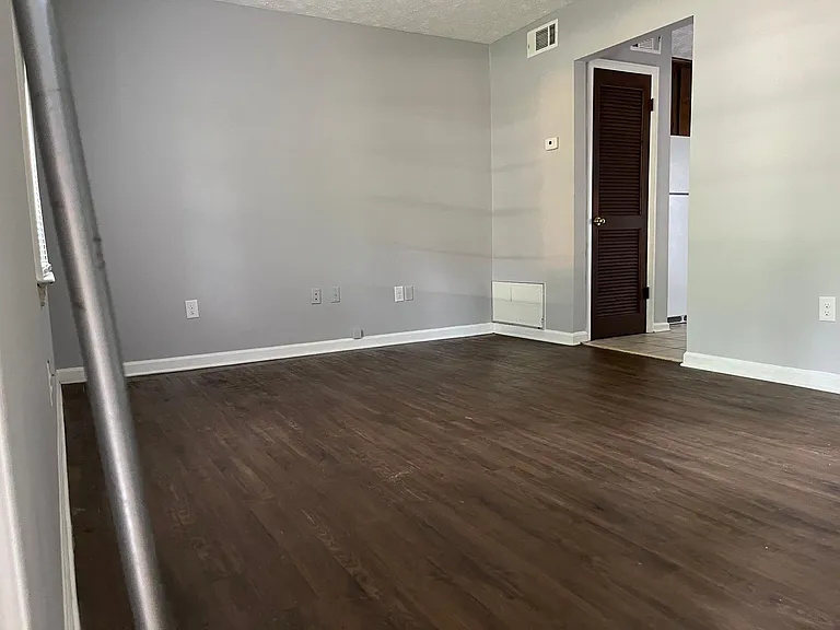 255 Jockey Club Dr — Photo 4