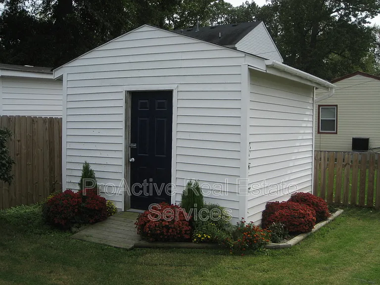 725B Carolina Ave — Photo 17