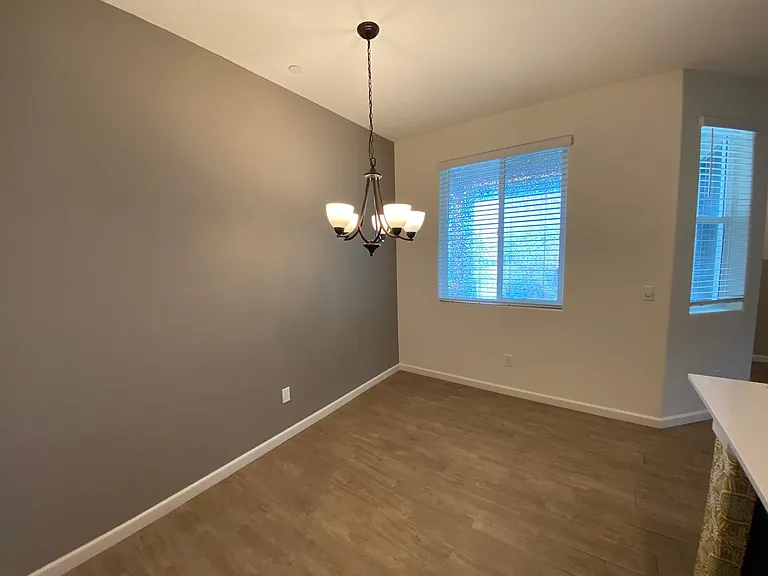 3212 N Noyes Ct — Photo 20