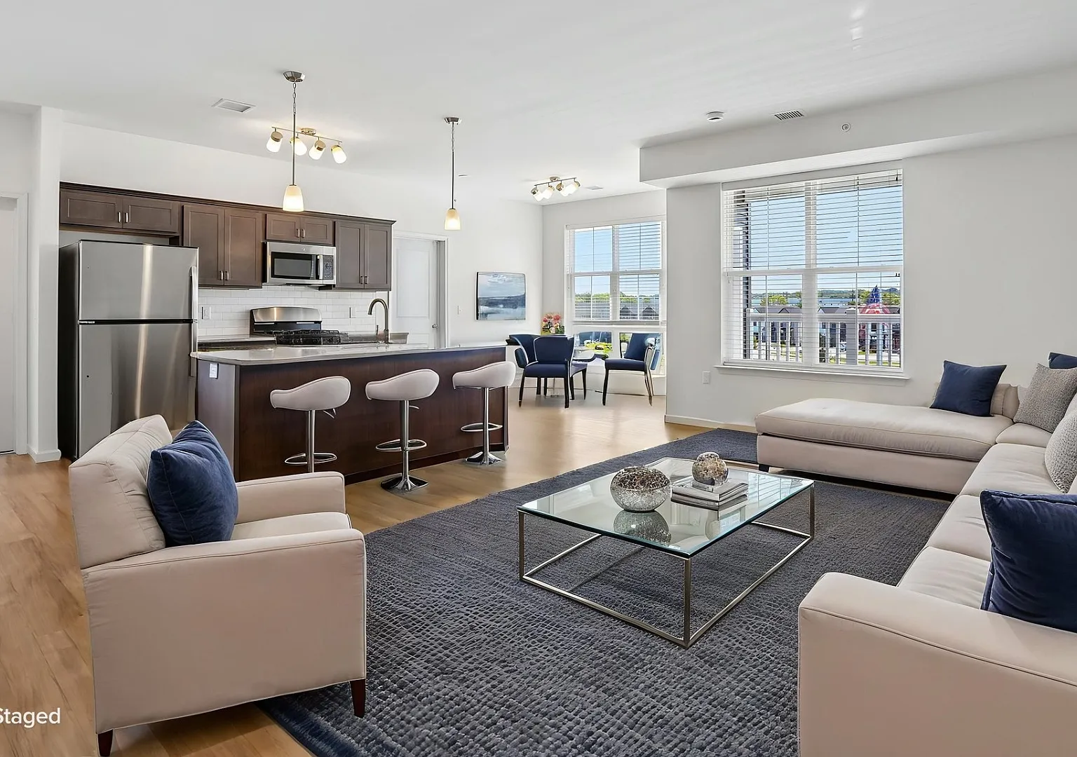 Park West Apartments — Photo 2