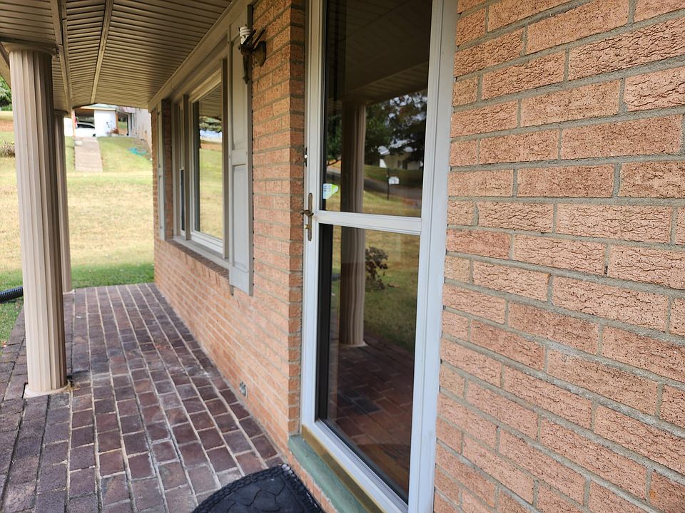 1st image of 817 Terry Dr