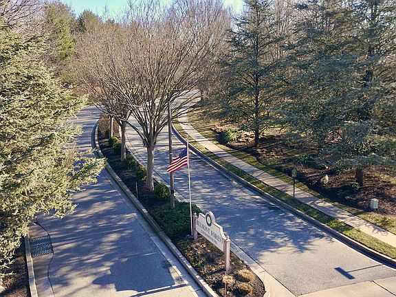 5th image of 210 Belmont Forest Ct Unit 307