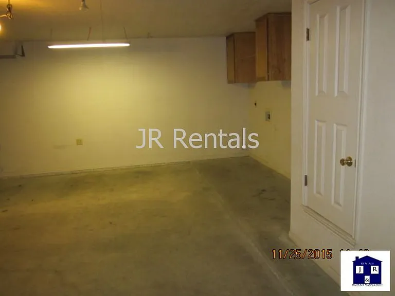 1506 Creek St — Photo 23