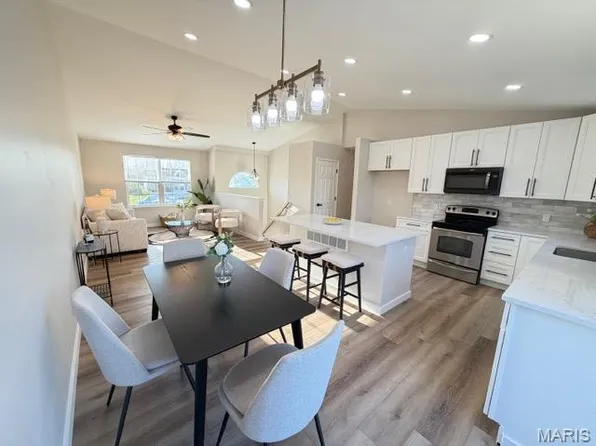 226 Destiny Ct, Wentzville, MO 63385