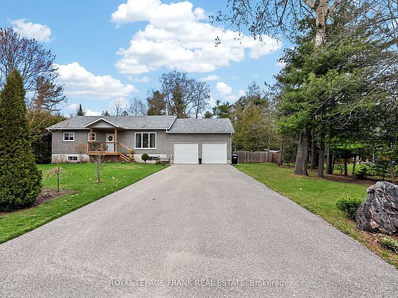 3rd image of 19 Trout Ln