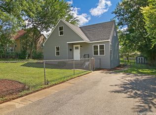 1805 Pontiac Ct, Round Lake Heights, IL 60073