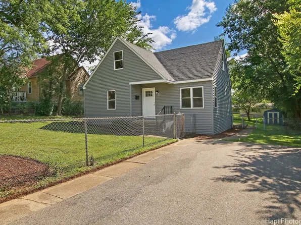 1805 Pontiac Ct, Round Lake Heights, IL 60073