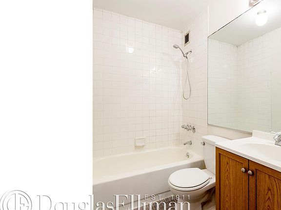 4th image of 581 Academy St APT 2A