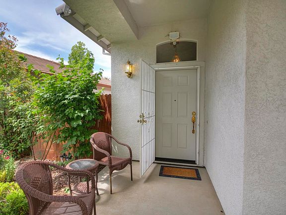 3rd image of 1428 Walden Dr