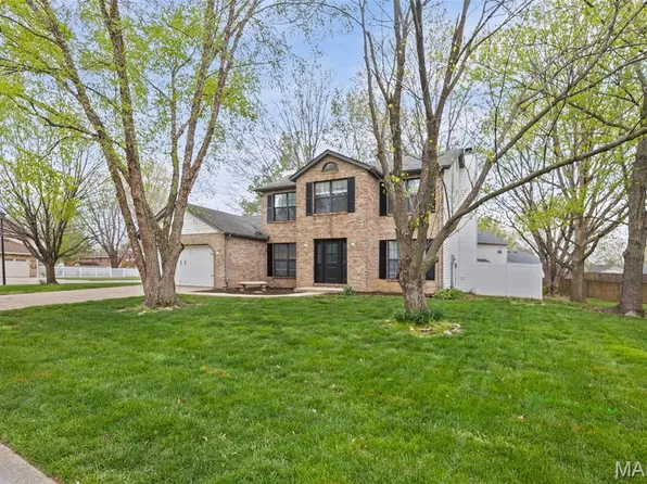 1 Bourdelais Dr, Belleville, IL 62226