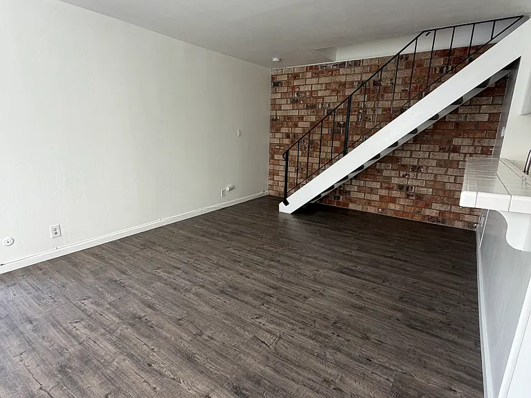 4930 N Holt Ave #101 — Photo 7